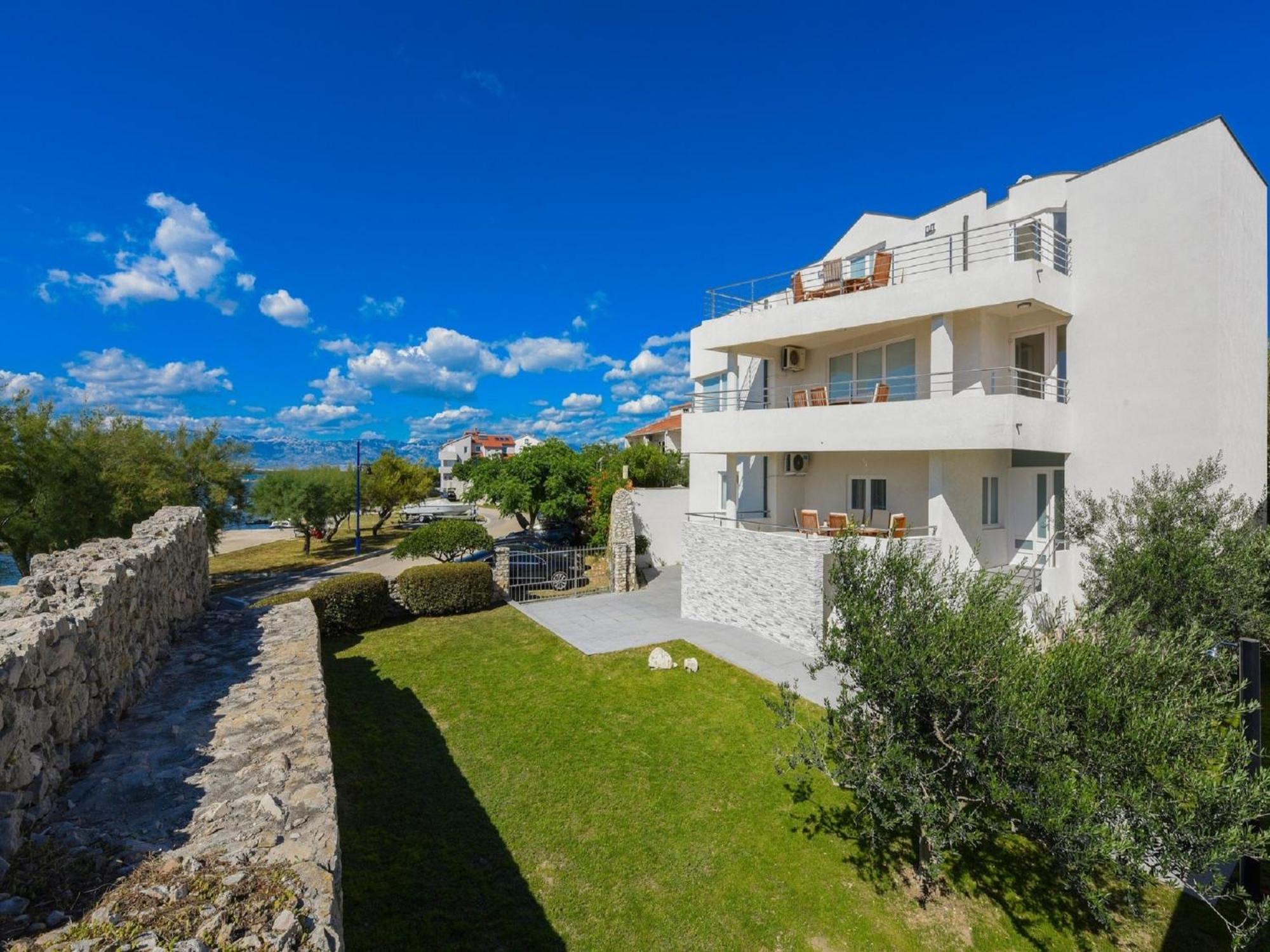 Modern Villa In Nin With Terrace Exteriör bild